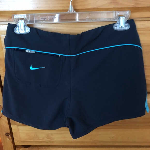 Women’s athletic shorts - Picture 2 of 3